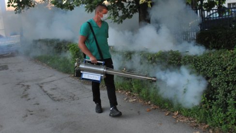 ПРВА ФАЗА ТРЕТМАНА: Сузбијање комараца и амброзије на територији Краљева